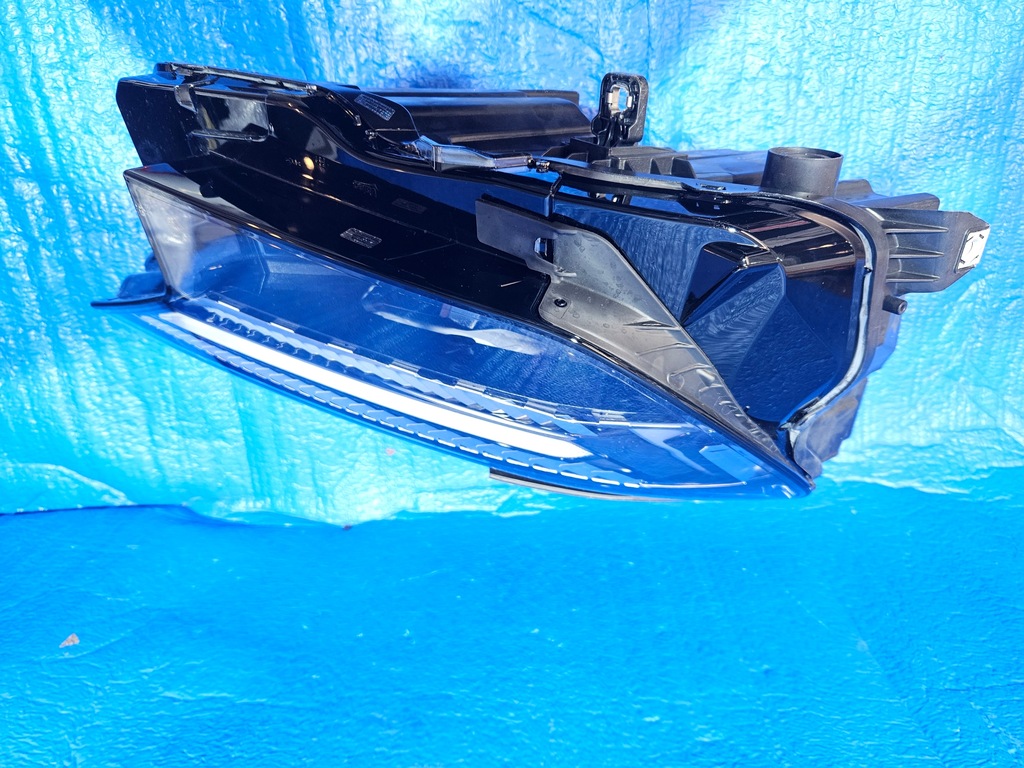 Δεξιά μπροστινό δίκαιο μπροστά δεξιά Audi Q4 E-Tron 89A941036M Product image