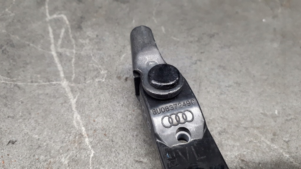 8U0837249C ΠΟΡΤΟΣ ΠΟΛΙΤΗΣ AUDI Q3 Product image