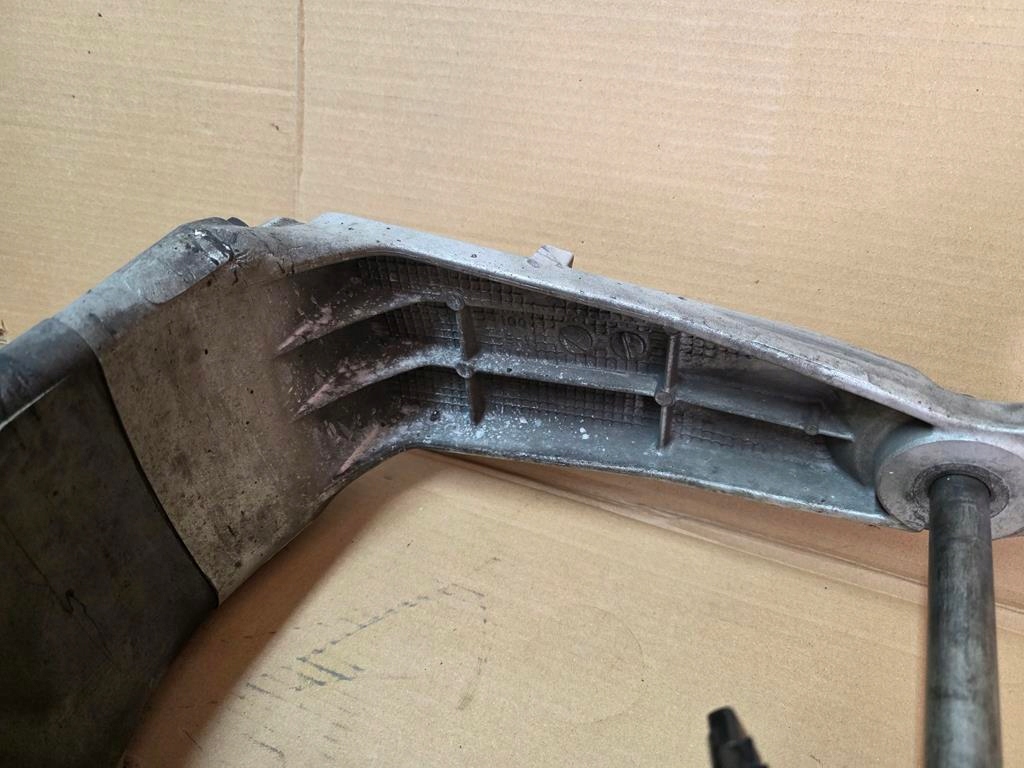 Suzuki Burgman Μια μετάφραση 650 02-12 Drive Swingarm Product image
