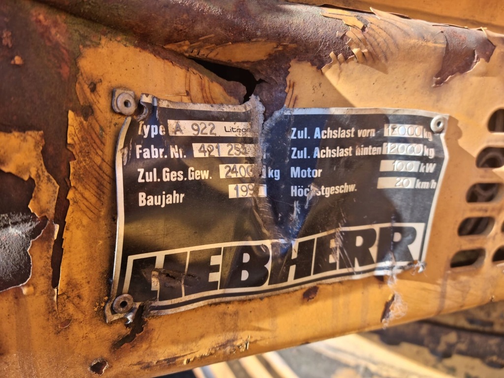 Τροχοφόρος εκσκαφέας LIEBHERR 922 Litronic για ανταλλακτικά Product image