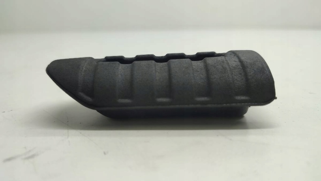 RUBBER FOOTREST TRIUMPH ROCKET III T2082336 Product image