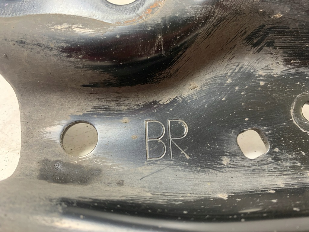 P4 Toyota RAV4 RAV -4 V 5 2020 - Πίσω swingarm δεξιά Product image