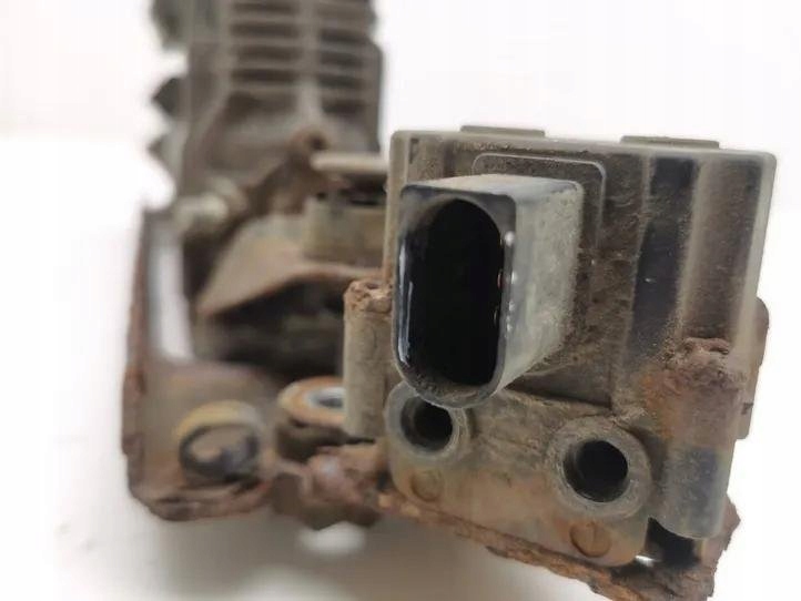6777827 Συμπιεστής ανάρτησης BMW Product image