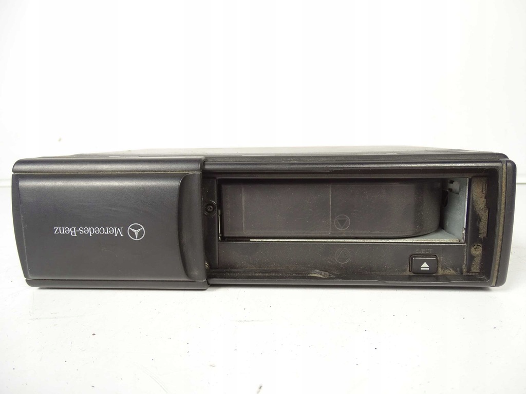 Mercedes ML W163 CD CHANGER A1638200589 Product image