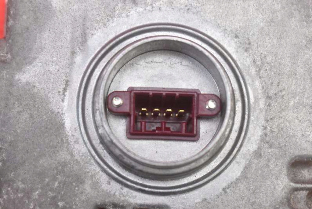 ΜΕΤΑΤΡΟΠΟΣ XENON ΔΕΞΙΟ W3T20971 PEUGEOT 4007 07-12 Product image
