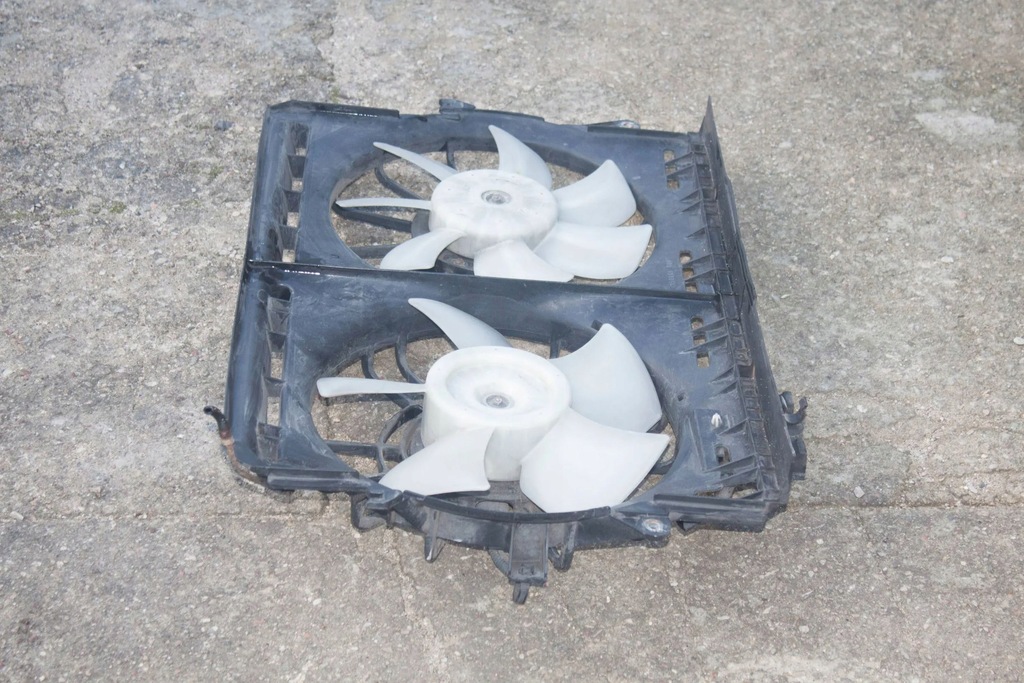 Toyota Avensis T250 2003 Περιβαλλόμενα ανεμιστήρα Product image