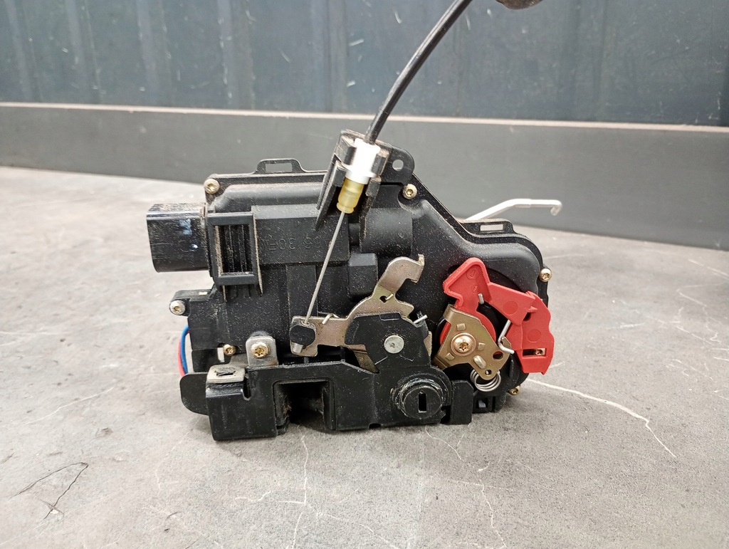 8E0839016C Κλείδωμα πόρτας δεξιά Tiel Audi A4 B6 00-04R Product image