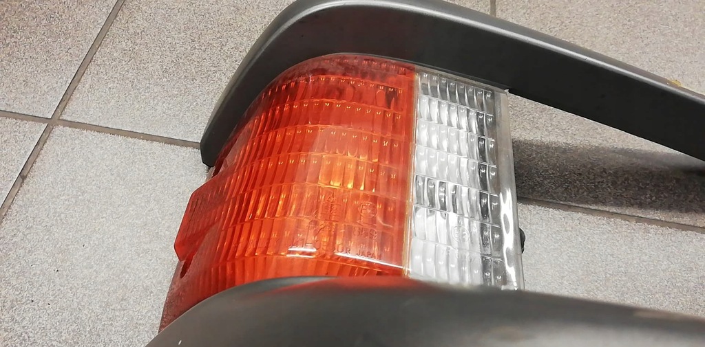 Πλαίσιο φλας MAZDA E2200, μπροστά δεξιά Product image