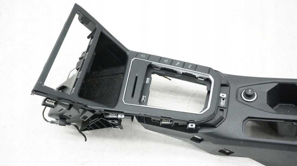 VW Taigo Κεντρική σήραγγα Product image
