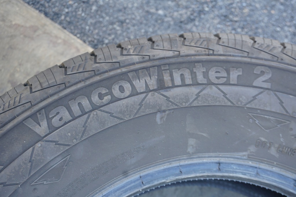 ΕΛΑΣΤΙΚΟ CONTINENTAL VANCOWINTER 2 225/75 16C 2 τεμ. Product image