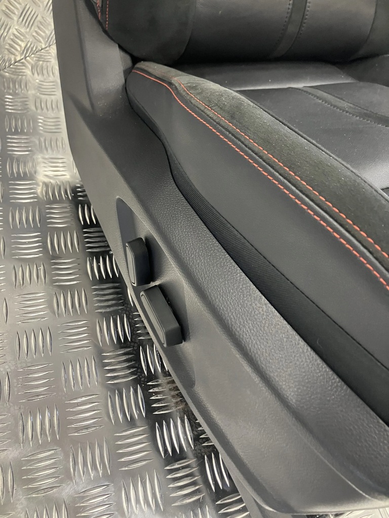 ΔΕΞΙ ΗΛΕΚΤΡΙΚΟ ΘΕΡΜΑΝΙΣΜΕΝΟ ΚΑΘΙΣΜΑ FORD RANGER 19- 4D STORMTRAK Product image