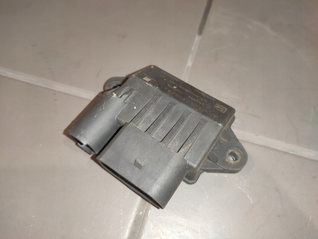 MERCEDES W221 OM642 3.0D GLOW PLUG RELAY MODULE A6429007801 ORIGINAL Product image