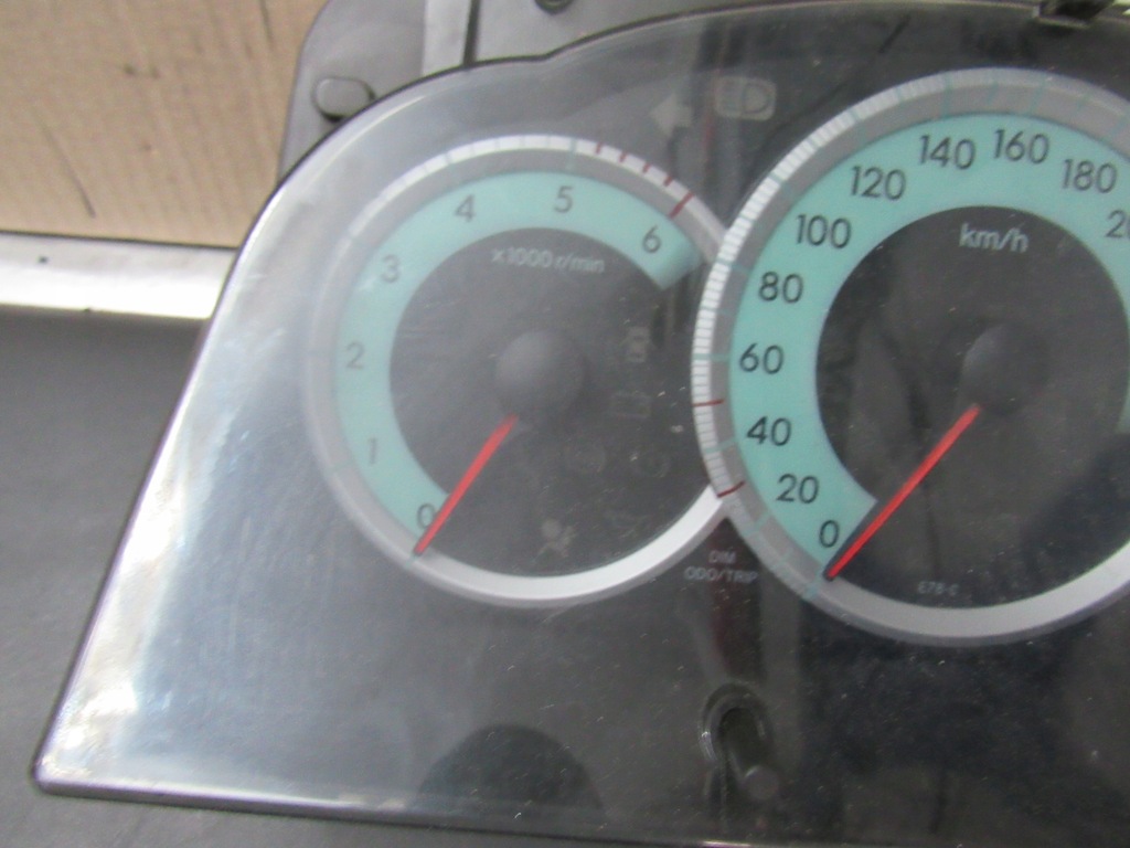 Corolla Verso II 2.2 D4d counter 83800-0f090 Product image