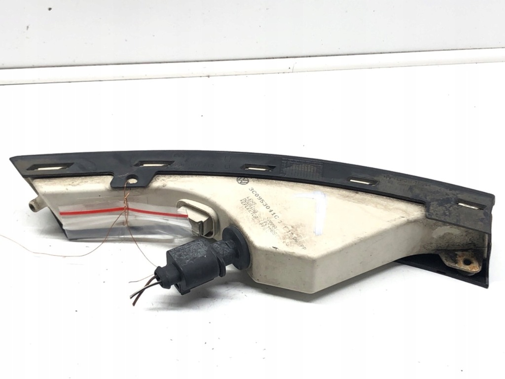 φλας ΑΡΙΣΤΕΡΟ ΜΠΡΟΣΤΑ VW PASSAT B6 3C0953041C 05-11 Product image