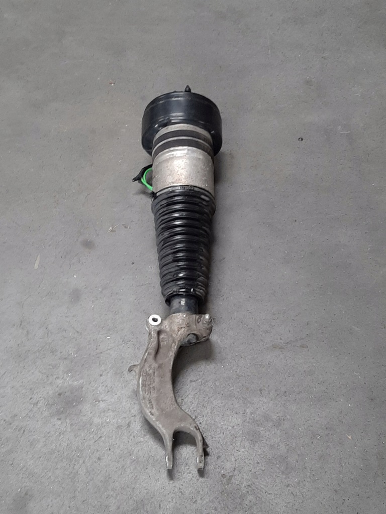 Audi A8 S8 D5 Amortyzator Poduszka Prawa Miech 4N0616040L 4M0413038 Product image