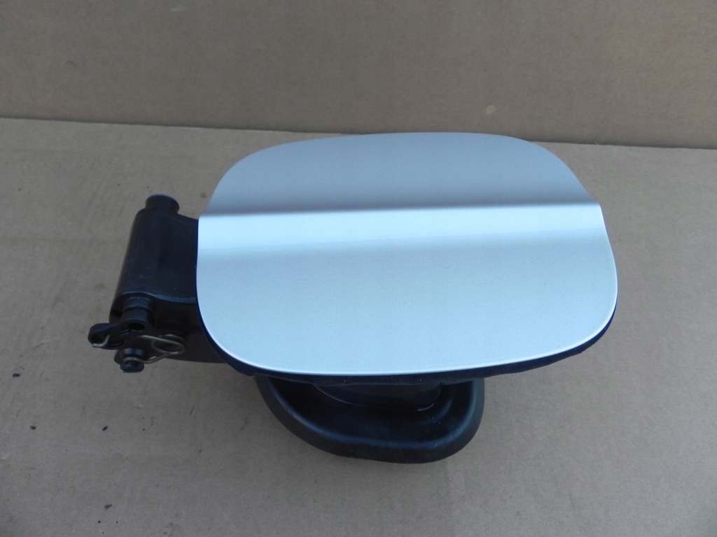 FORD MONDEO MK5 HTB SEDAN FILLER FLAP DD Product image