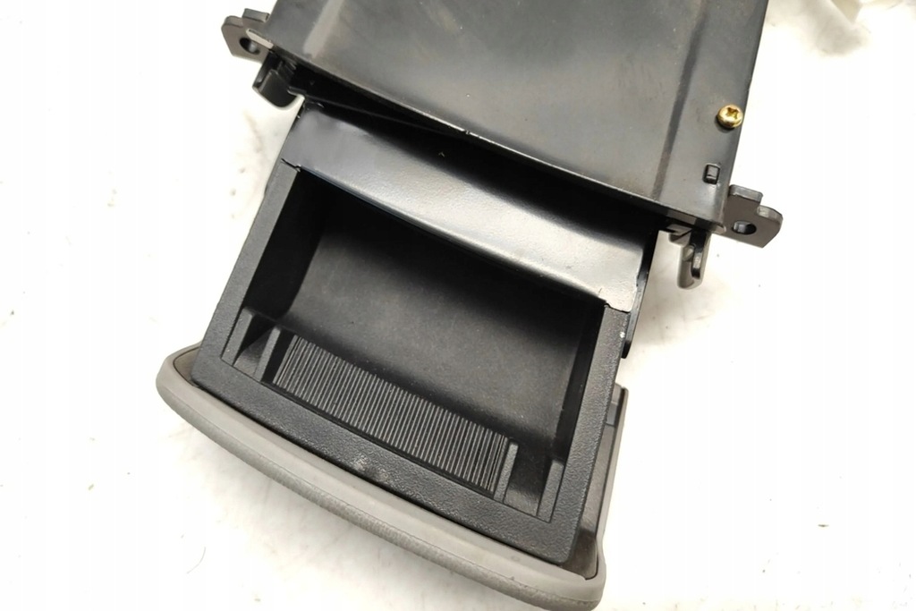 Hyundai Sonata V (NF) Ashtray 845503K000 2.0L Diesel 103kW 2006 Product image