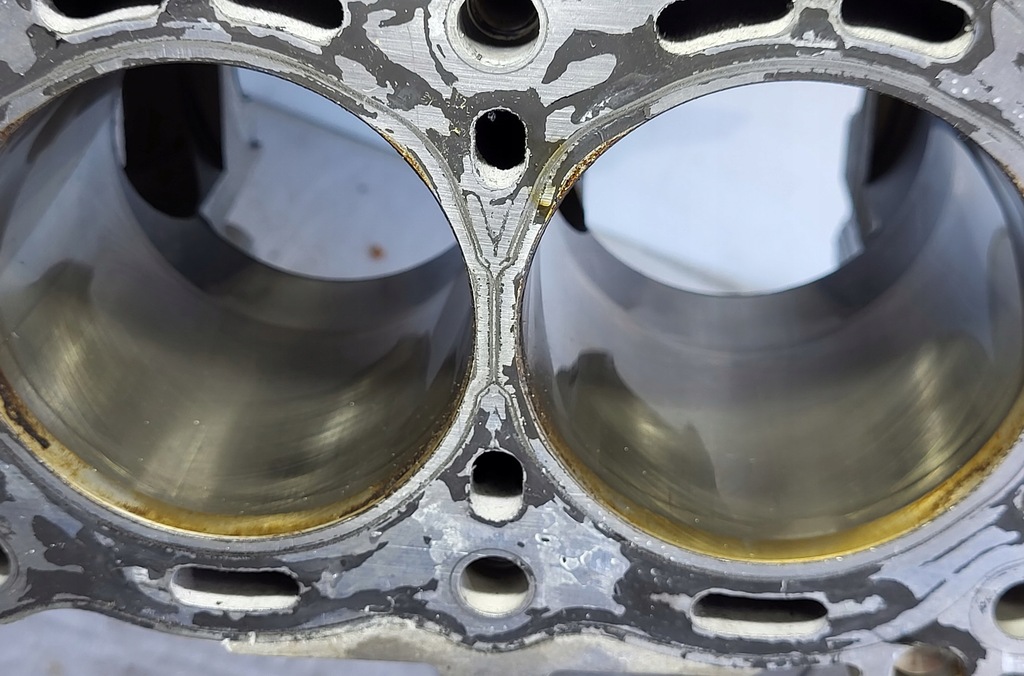 Κύλινδροι, έμβολα, Suzuki GSXR GSX-R 1000 K7 K8 2007-2008 Product image