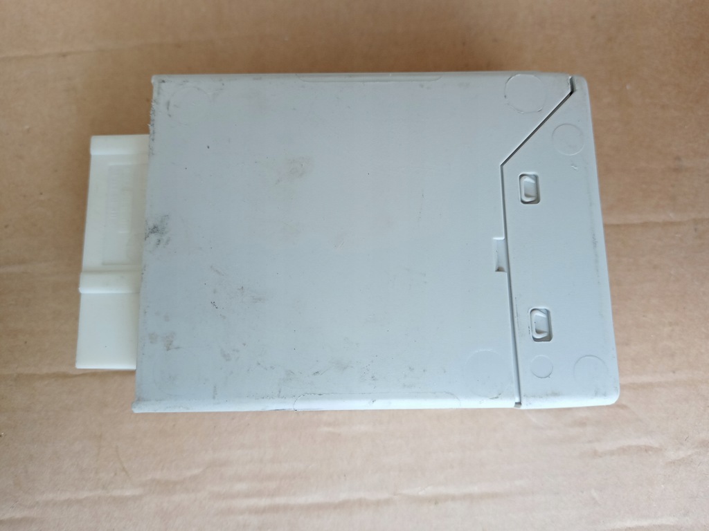 F01 F02 F07 F10 F11 X3 F25 F30 F31 F32 F33 F34 HOOK CONTROLLE MODULE 6796905 Product image