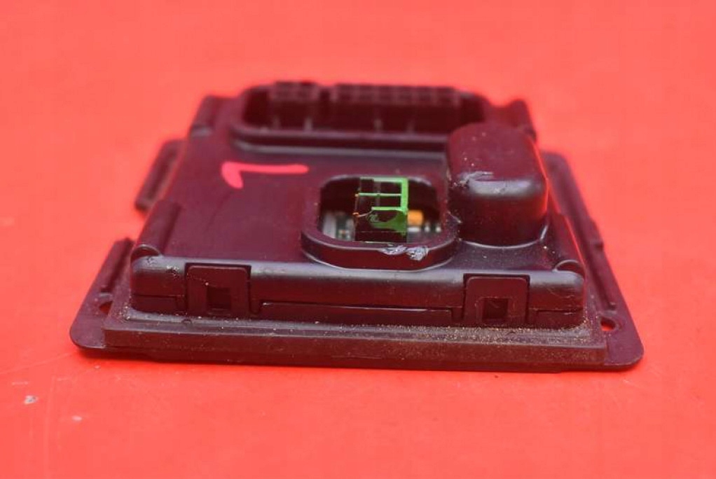 ΜΟΝΑΔΑ ΤΙΜΟΝΙΟΥ XENON ΑΡΙΣΤΕΡΑ 7L6941329 VW PASSAT B6 05-10 Product image