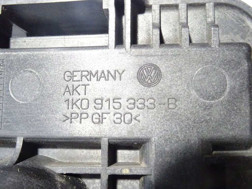 ΚΑΤΑΣΚΕΥΗ ΜΠΑΤΑΡΙΑΣ ΒΑΣΗ VW TOURAN I 1 1T0 2.0 TDI 1K0915333B Product image
