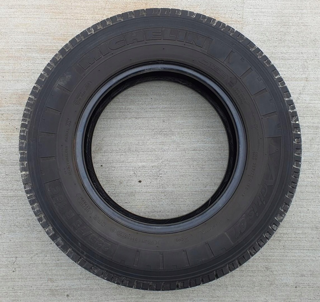 MICHELIN AGILIS 81 TIRE 225/75/R16C 8MM 1PC Product image