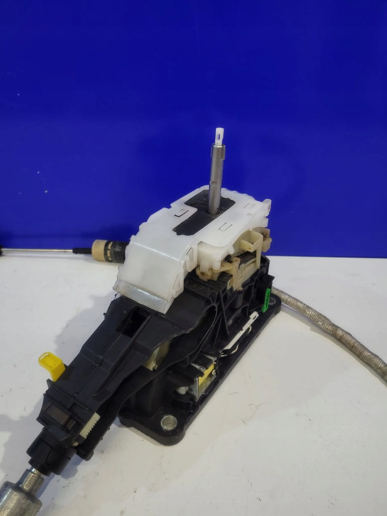 Volvo XC60 2010 Jacks and shifters Product image