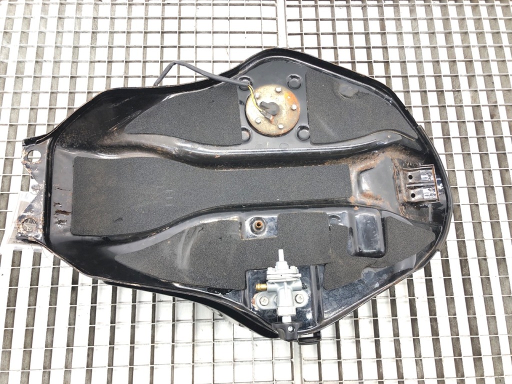 ΔΕΞΑΜΕΝΗ ΚΑΥΣΙΜΩΝ SUZUKI KM BAK Product image