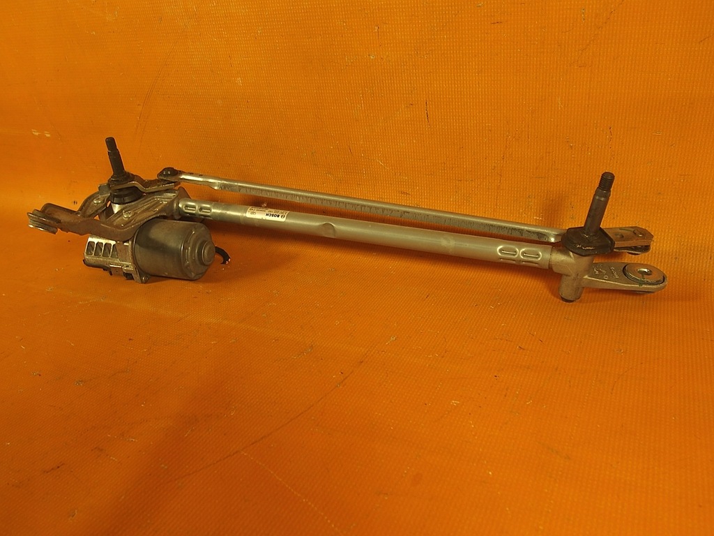 Audi Q3 83A 17KM RHD UK Wiper Mechanism Motor 83c955023a / 83c955119 Product image