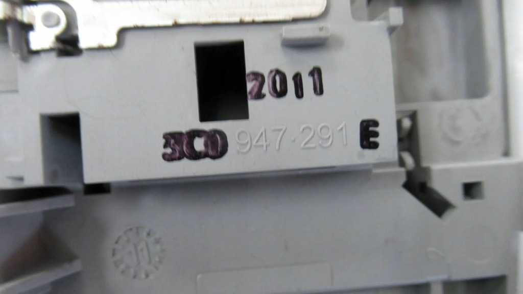 ΦΩΤΙΣΤΙΚΟ ΚΑΜΠΙΝΑΣ VW PASSAT B7 3C0947291E Product image