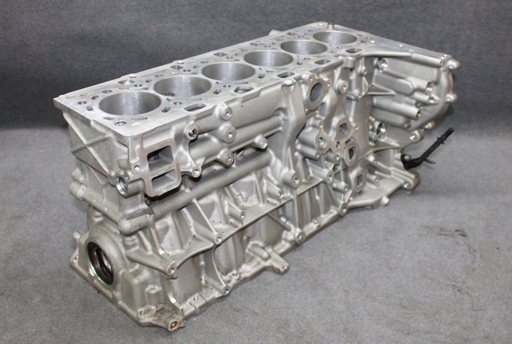 BMW F20 F30 G30 G32 G11 4.0i B58B30A ENGINE BLOCK Product image