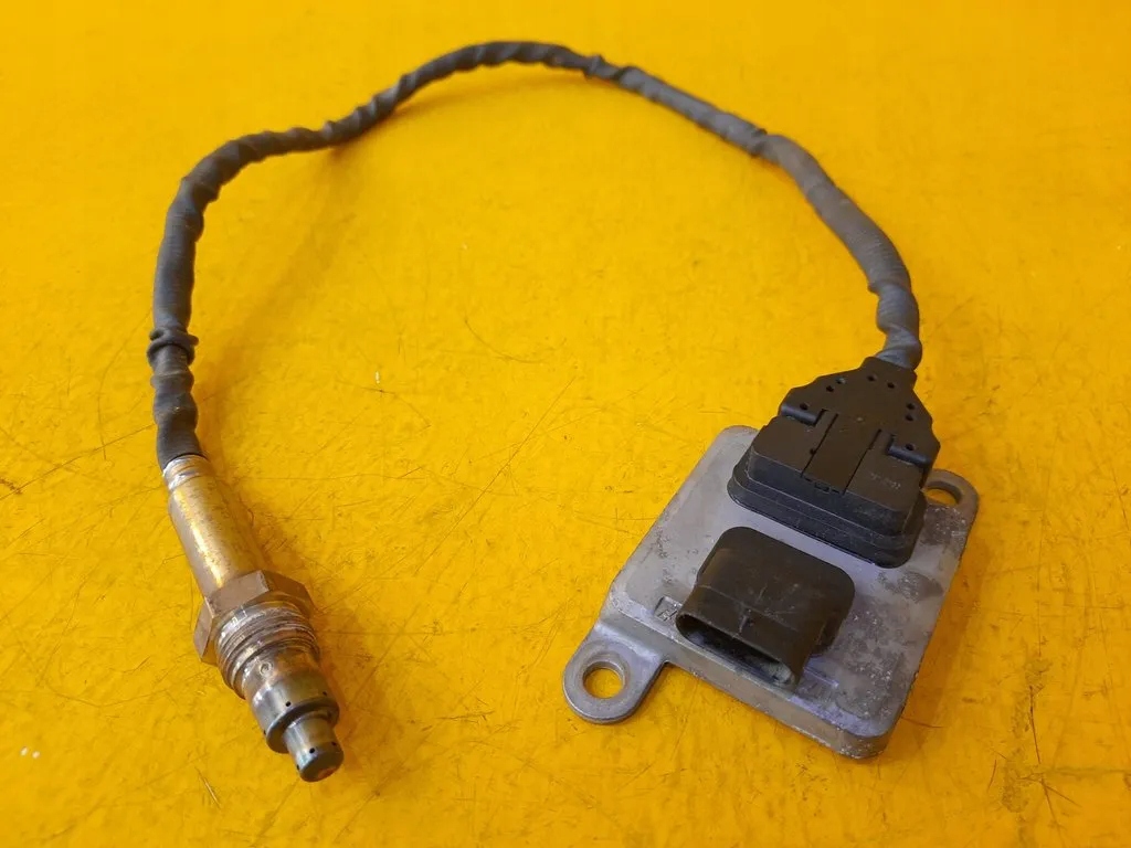 Mercedes W213 W205 LAMBDA PROBE A0009051512 Product image
