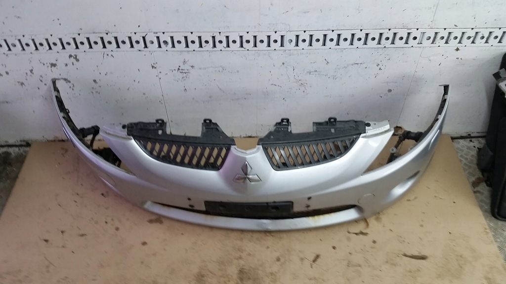 Μπροστινός προφυλακτήρας Mitsubishi Grandis Product image