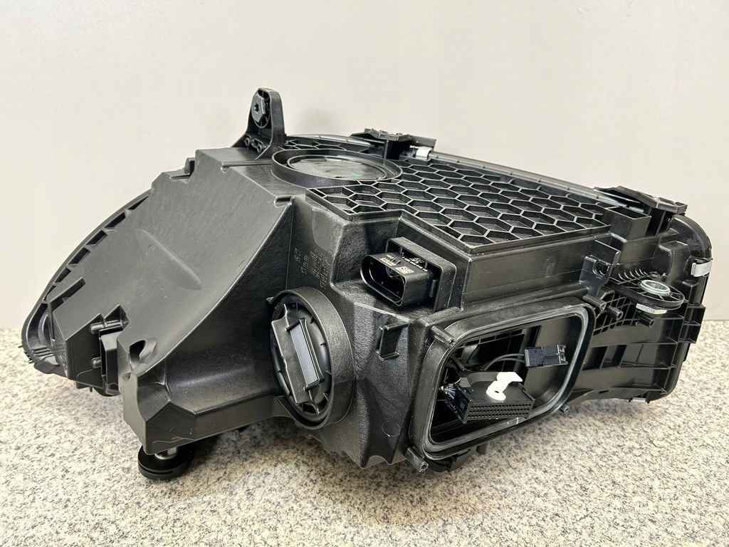 MERCEDES C CLASS W206 LED ΛΑΜΠΑ ΥΨΗΛΗΣ ΑΠΟΔΟΣΗΣ ΔΕΞΙΑ FV Product image