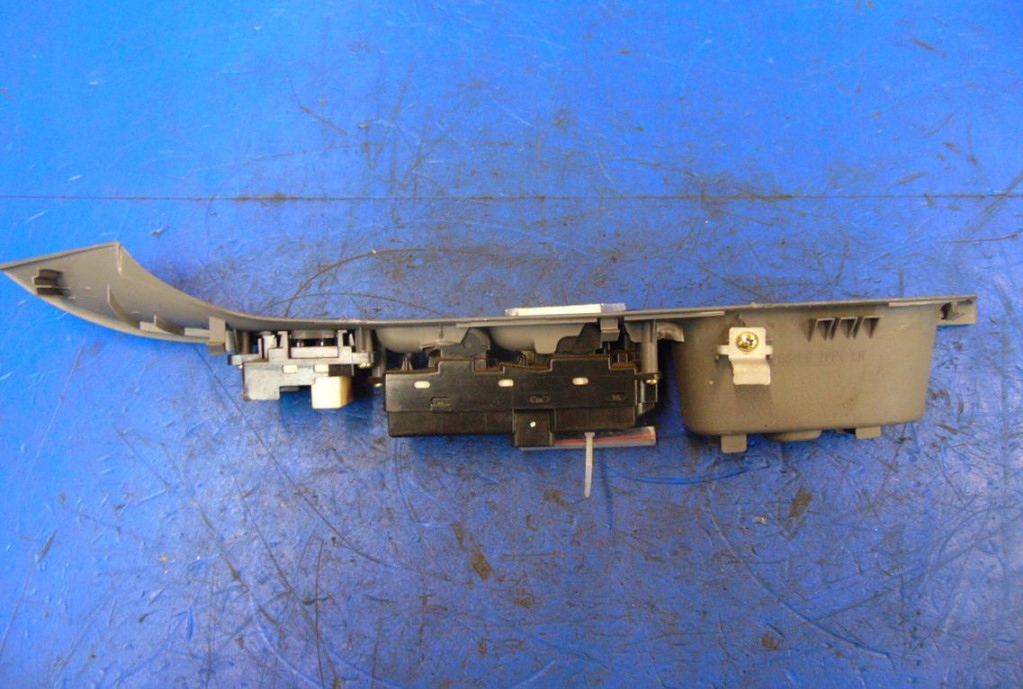 Mazda 6 1.8 16V βενζίνη 5D Glass Switch Product image