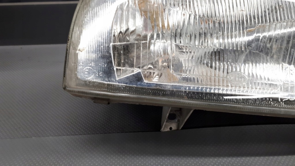138862-00 Δεξιά προβολέας VW Golf III Hella Product image