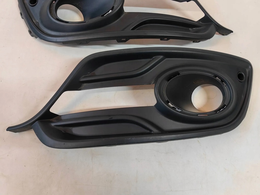 RENAULT MEGANE III LIFT - ΣΕΤ ΠΡΟΦΥΛΑΚΤΗΡΙΑ ΑΡΙΣΤΕΡΑ ΚΑΙ ΔΕΞΙΑ Product image