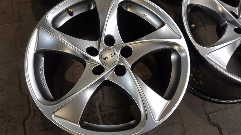 RIAL RIMS 8,5'X 18 ET 30 KBA 48727 5X112 Product image