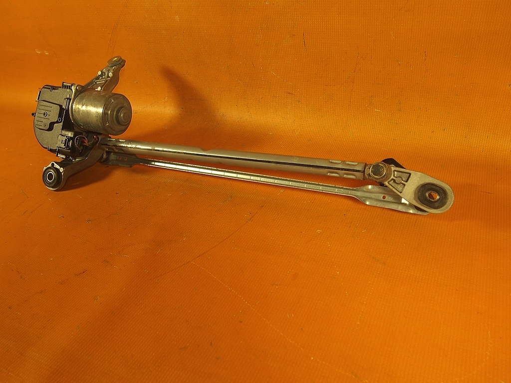 Audi Q3 83A 17KM RHD UK Wiper Mechanism Motor 83c955023a / 83c955119 Product image