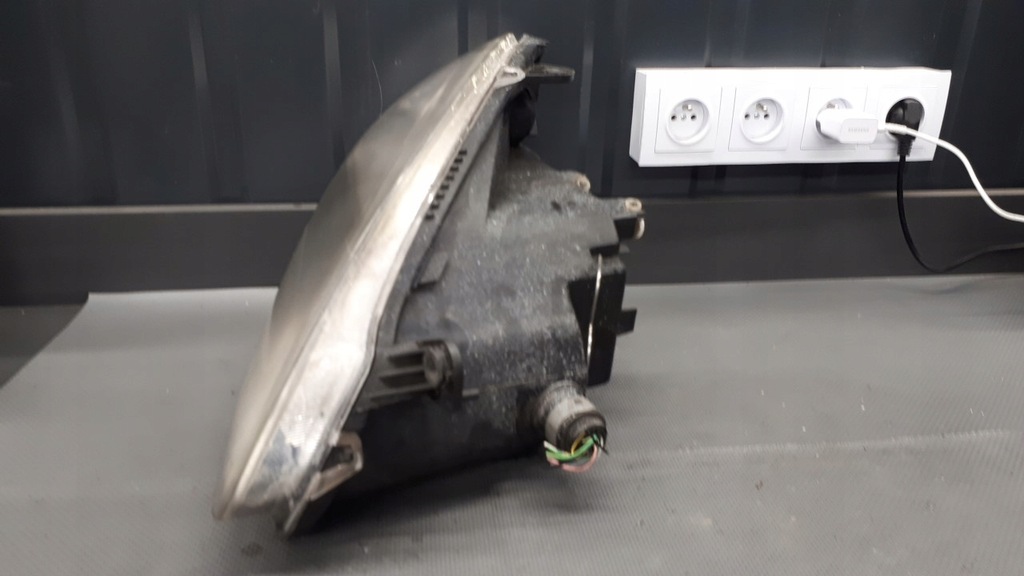 270532-00r Δεξιά Lancia Ypsilon II Hella Product image