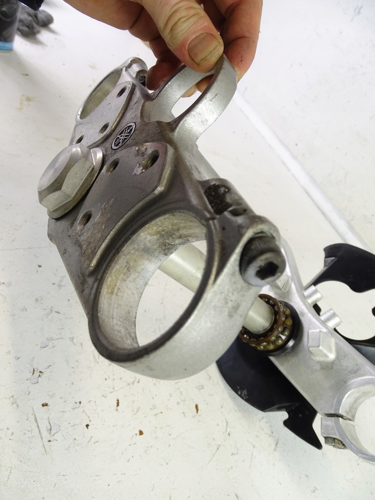 Yamaha FJR 1300 01-05 Shelf Shelves Suspension Seatpost Product image