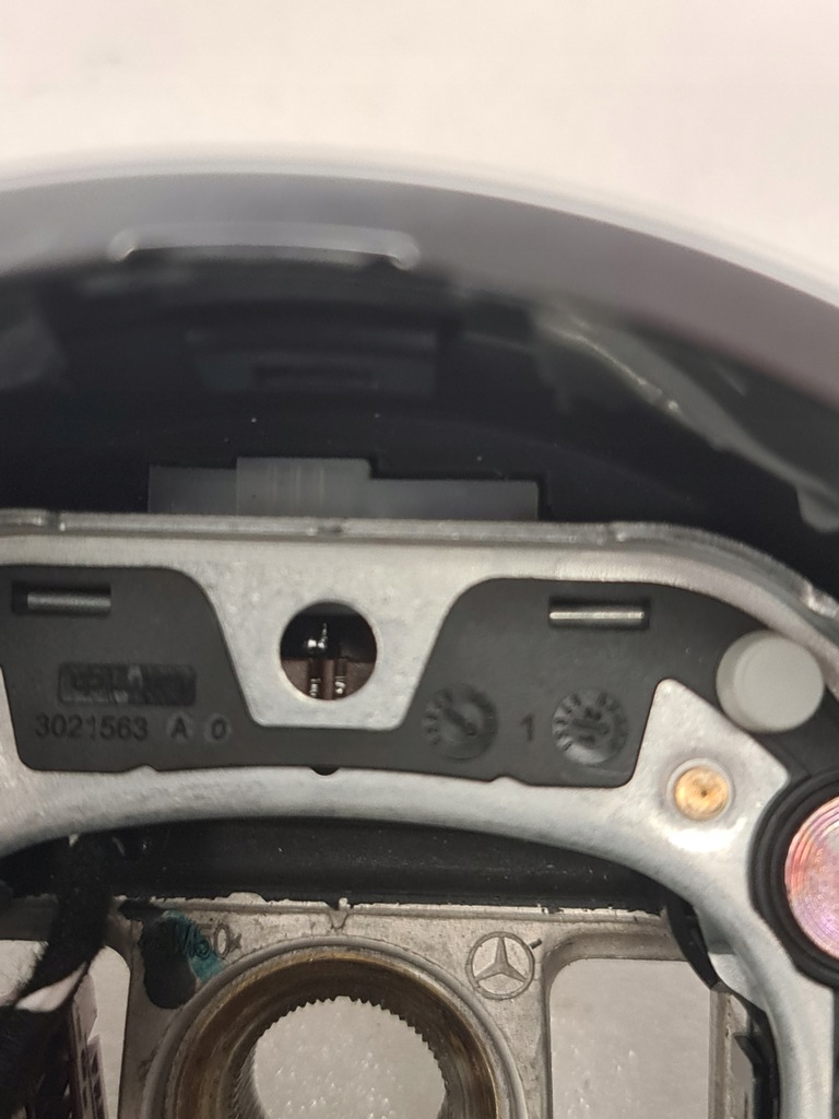 Θερμαινόμενο τιμόνι Carbon Alcantara Mercedes AMG Product image
