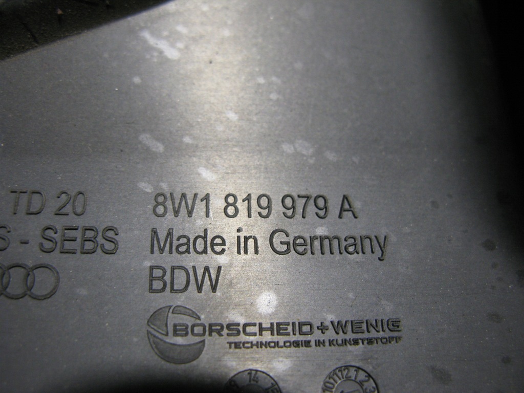 AUDI A4 B9 8W ΛΆΚΚΟς ΣΤΈΓΑΣΗς 8W1819979A Product image