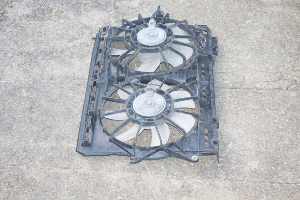 Toyota Avensis T250 2003 Περιβαλλόμενα ανεμιστήρα Product image