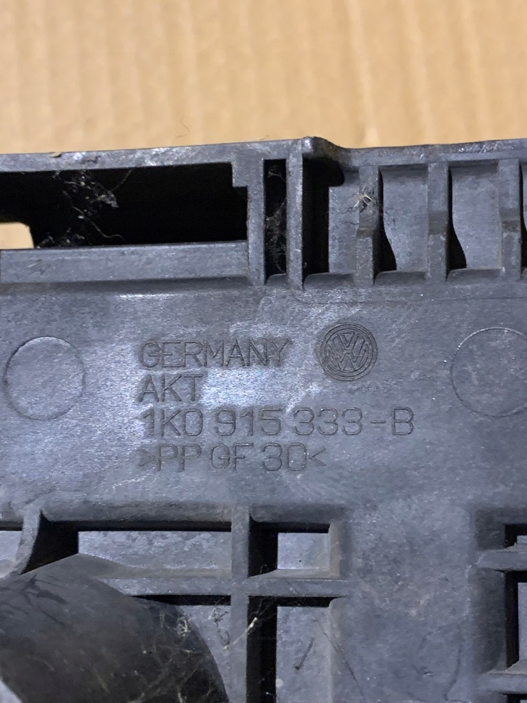 ΒΑΣΗ ΜΠΑΤΑΡΙΑΣ 1K0915333B GOLF V TOURAN A3 Product image