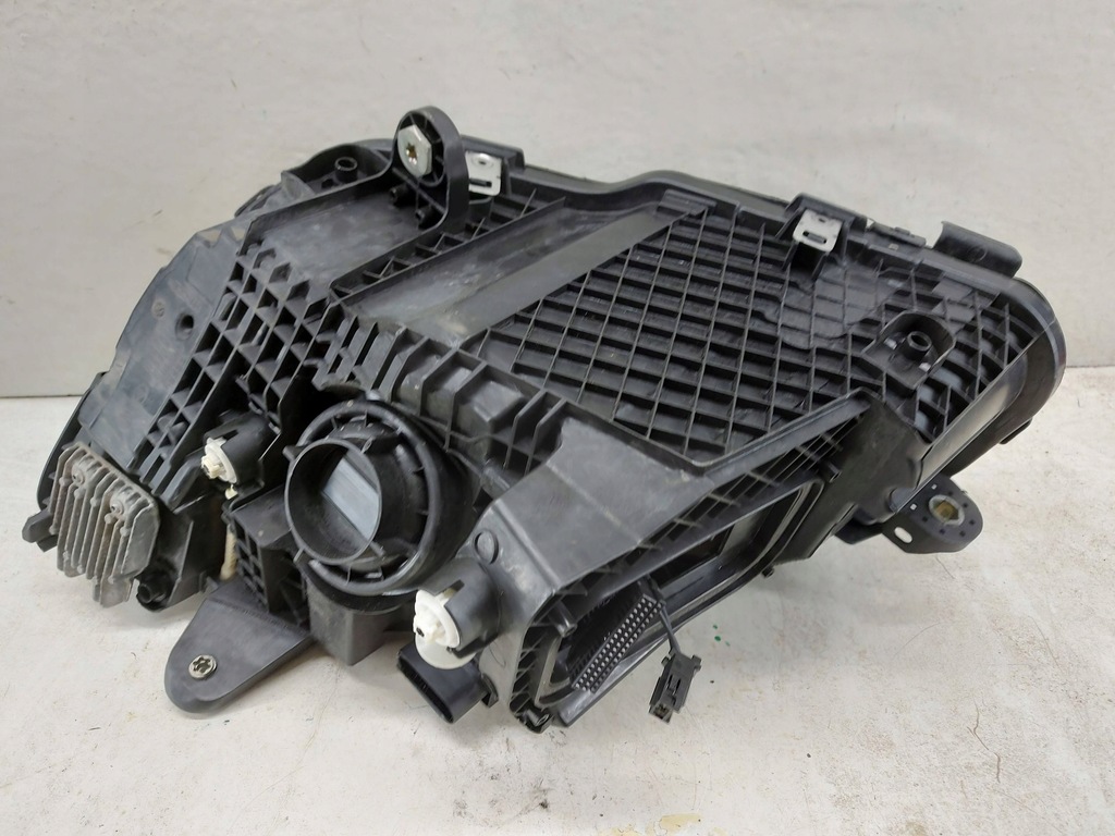 Mercedes-Benz C Class 205 W205 Ανυψώστε το δεξί μπροστινό φανό προβολέα Product image