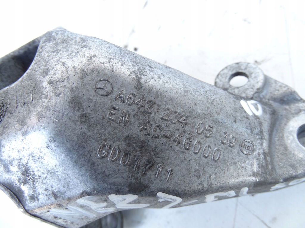 Στήριγμα ΣΥΜΠΙΕΣΤΗ ΚΛΙΜΑΤΙΣΜΟΥ A6422340539 MERCEDES ML 350 W166 Product image