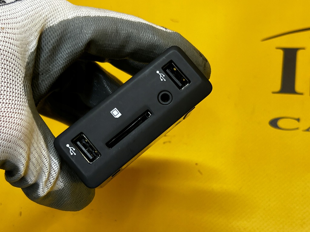 Υποδοχή USB AUX SD RENAULT MEGANE IV Product image