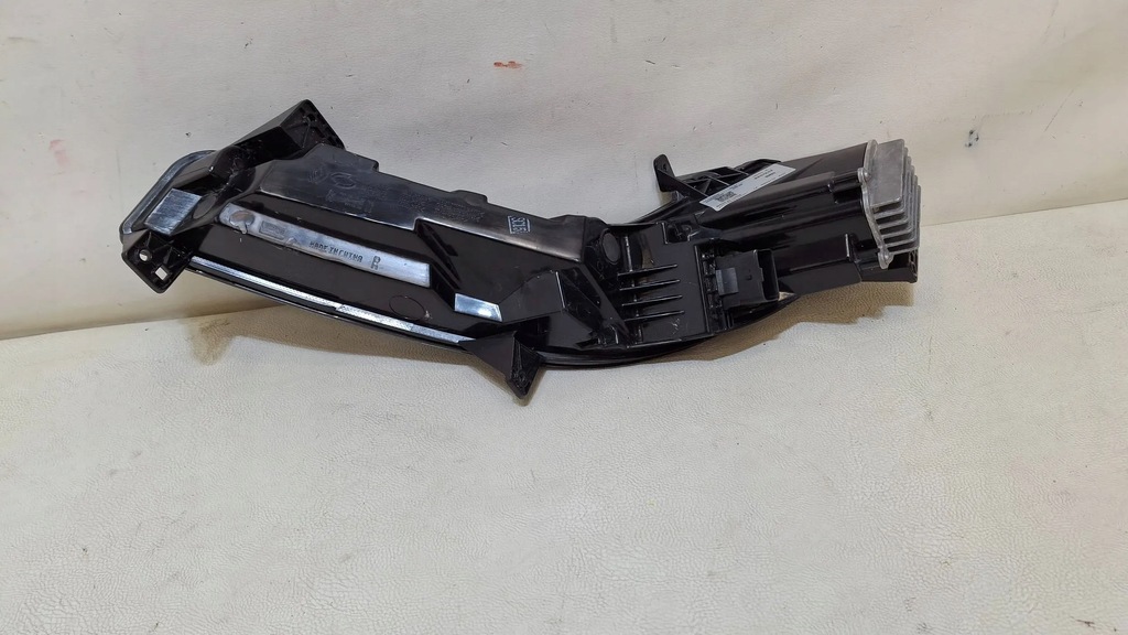 HALOGEN ΔΕΞΙ LED RENAULT KOLEOS II 266008290R Product image