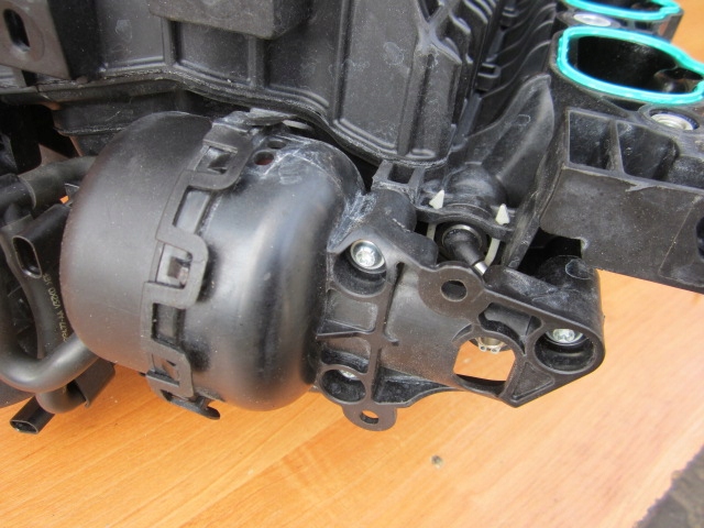 MUSTANG 5.0 GT MANIFOLD VACUUM VALVE JL3E-9J559-AA JR3E-9S455-CC Product image